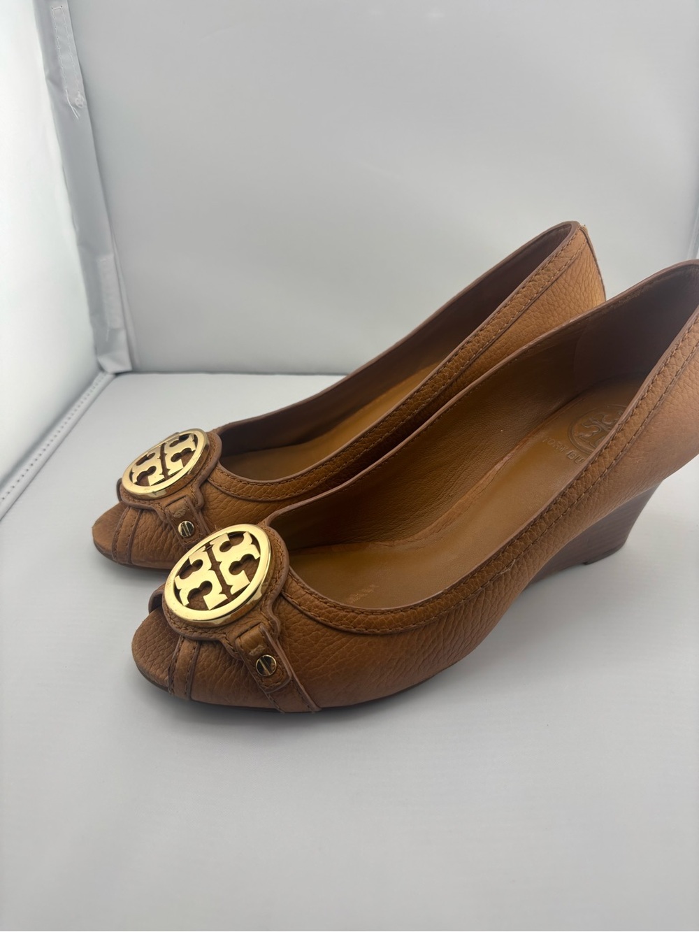 Tory Burch Leticia Peep-Toe Wedge Pumps Tan Leather Gold Medallion